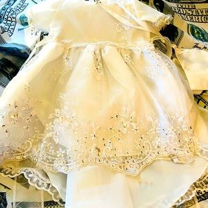 BABY GIRL CHRISTENING GOWN WITH HEAD COVER FITS BABIES 3-9 months